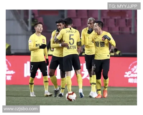 恒大与华夏首发阵容对比分析揭示双方战术布局与球员特点