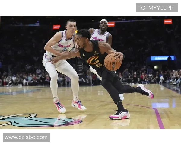 热火与雄鹿的激烈对决体育网全程直播精彩瞬间回顾