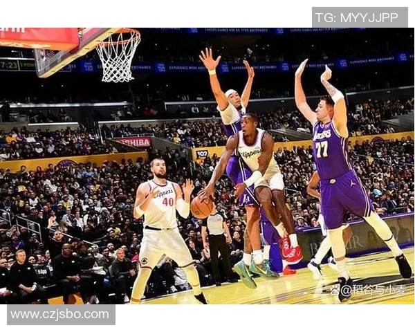 2012至2013赛季快船与湖人对决回顾及精彩瞬间分析