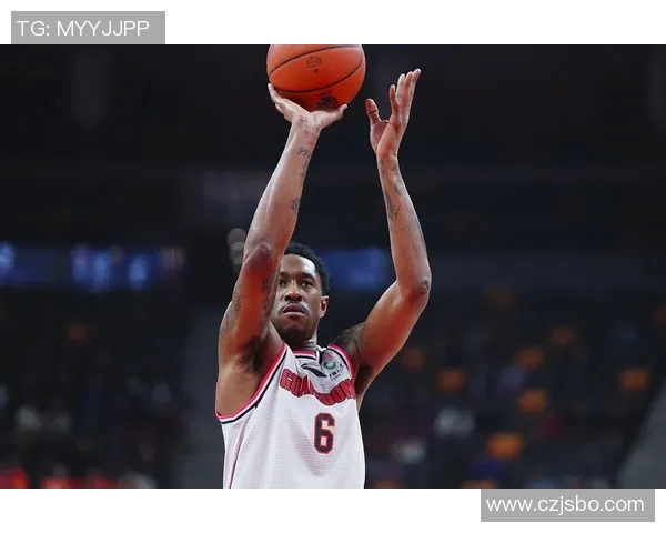 马尚布鲁克斯：从NBA明星到中国篮球的传奇旅程与影响